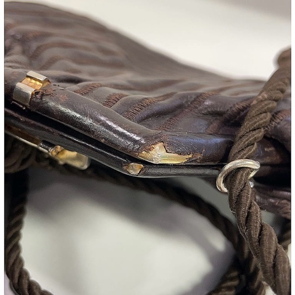 Fendi Vintage Crossbody Leather Bag - Picture 8 of 13